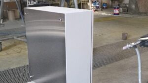 Isolamento termico quadro elettrico da esterno per gru con TEMP-COAT 101